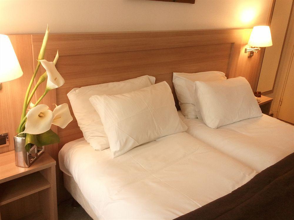 Hotel Boris V. By Happyculture Levallois-Perret Ruang foto