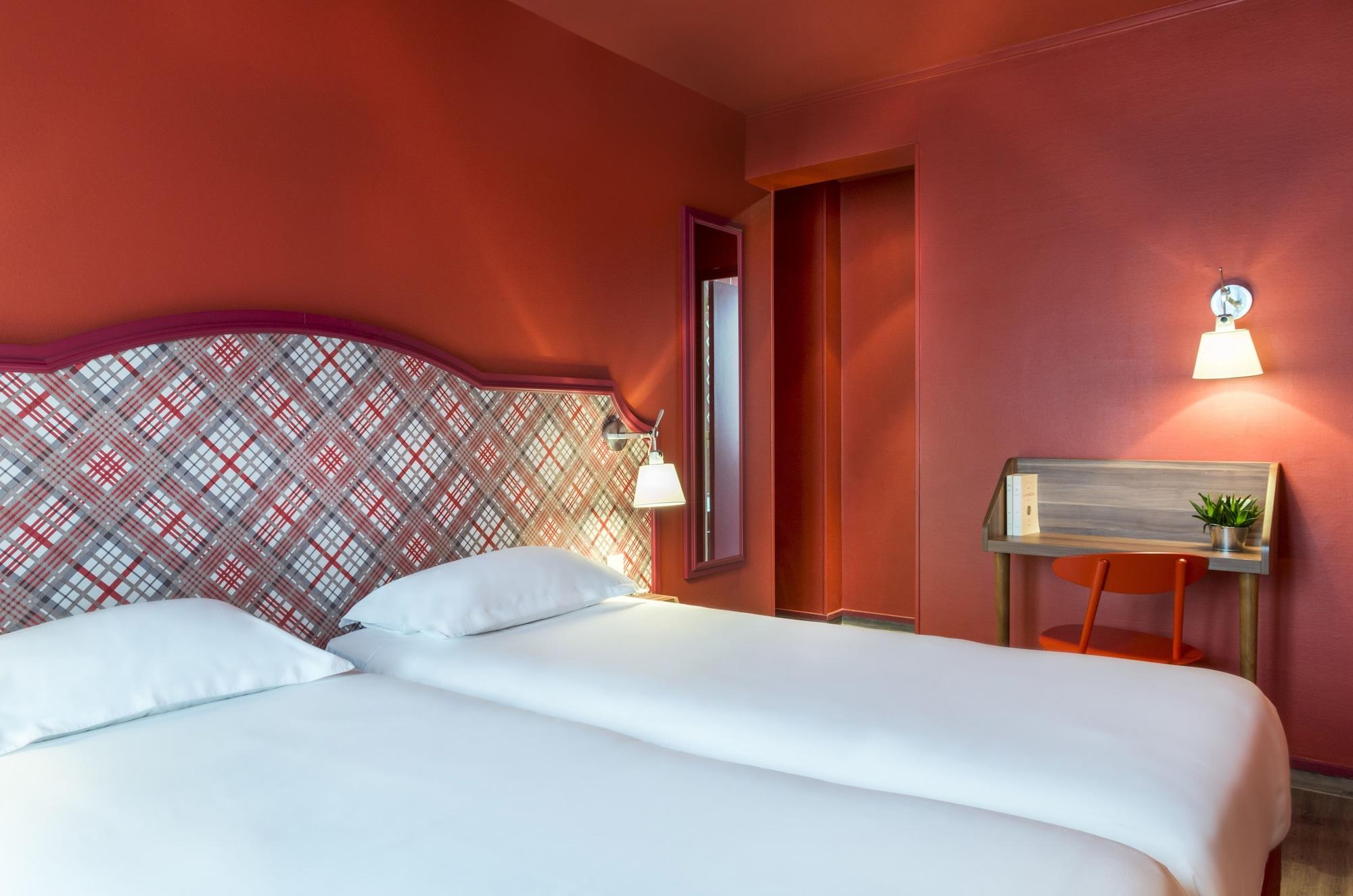 Hotel Boris V. By Happyculture Levallois-Perret Bagian luar foto