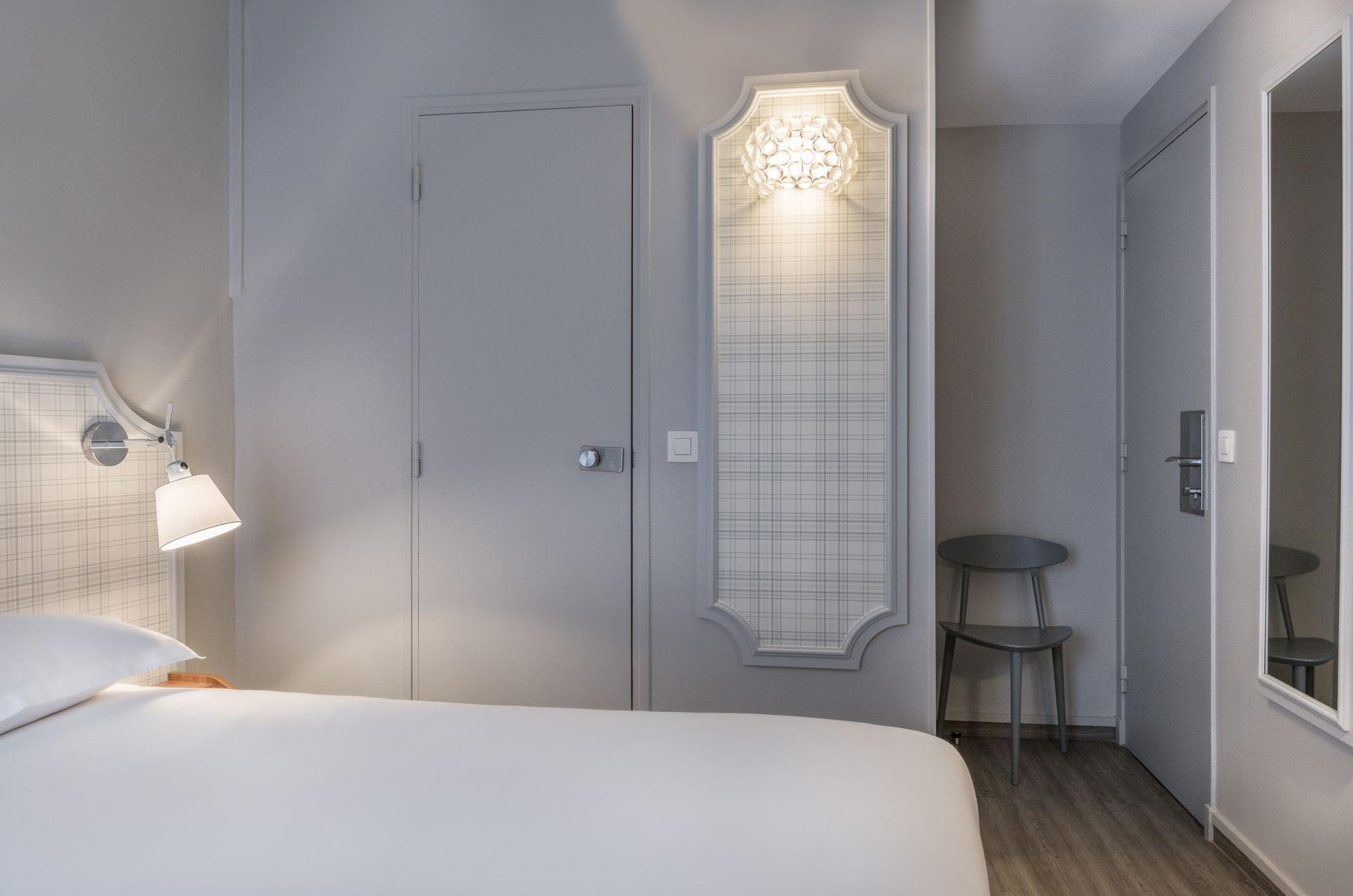 Hotel Boris V. By Happyculture Levallois-Perret Bagian luar foto