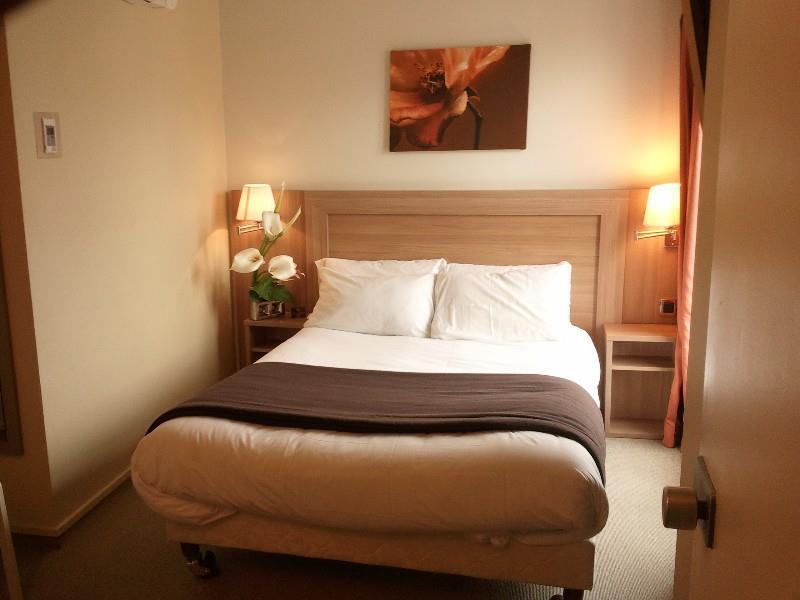 Hotel Boris V. By Happyculture Levallois-Perret Ruang foto