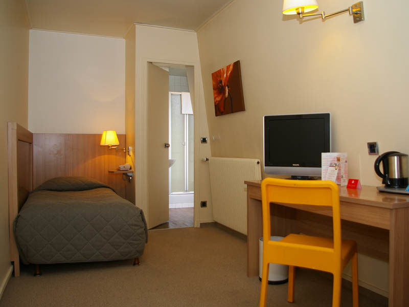 Hotel Boris V. By Happyculture Levallois-Perret Ruang foto